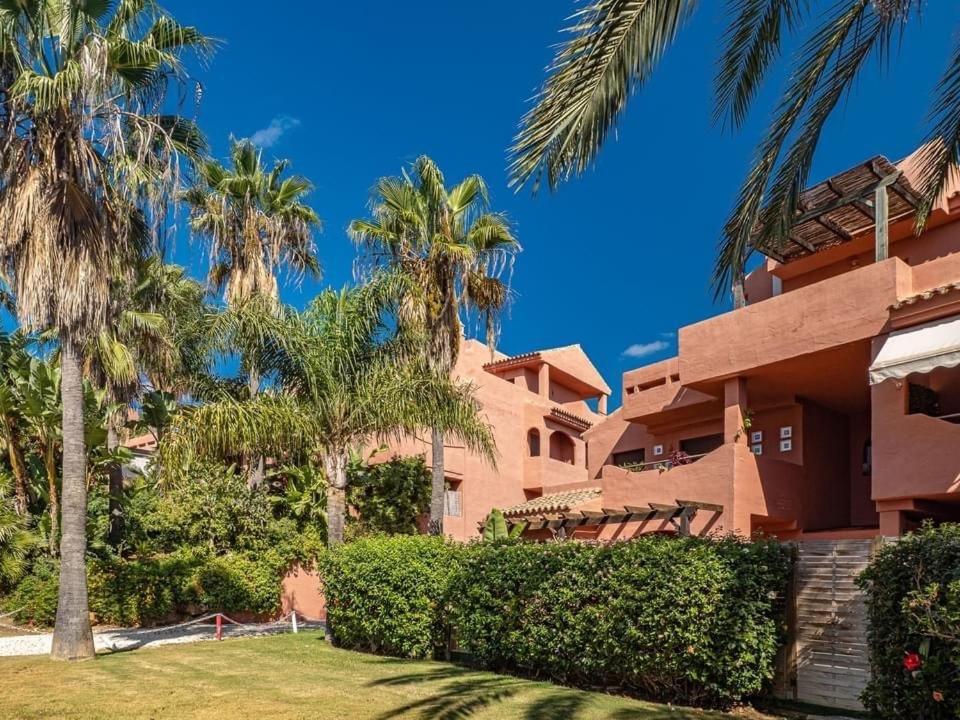 Апартаменты Penthouse Majestic Costa Golf Касарес Экстерьер фото
